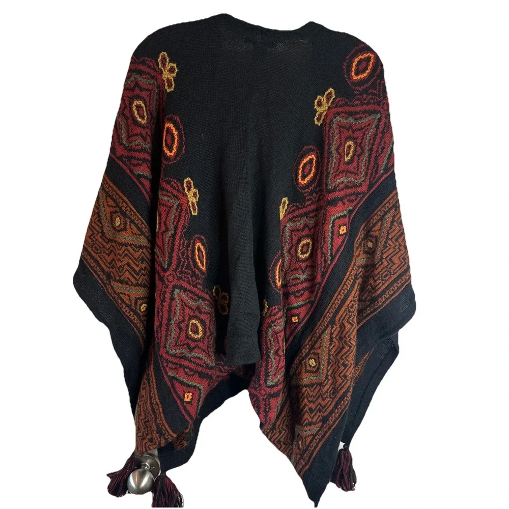 Lael Alpaca Poncho Tribal Boho Chic Design Tassels Peru Medium